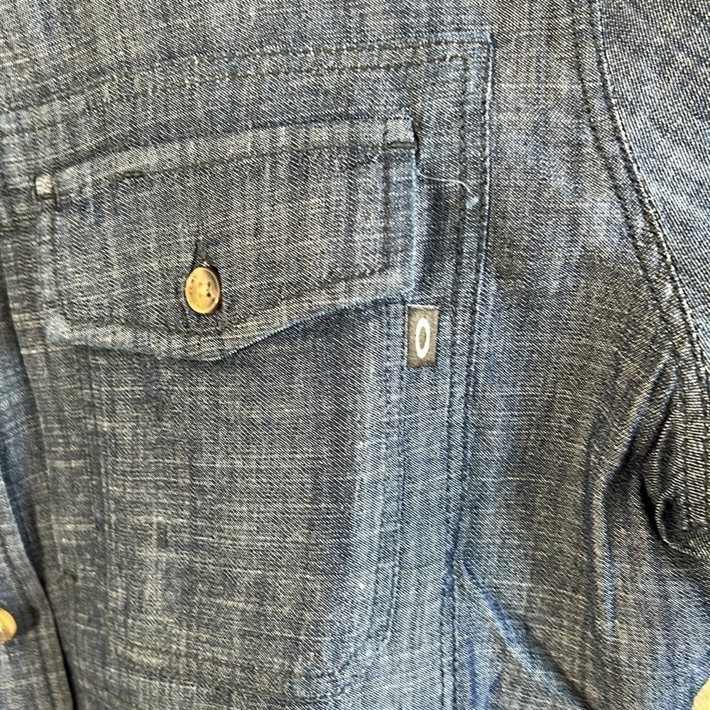OAKLEY Casual Long Sleeve Button Up Shirt. - Picture 3 of 8